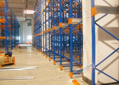 China Warehouse Racking Shelves Radio Shuttle Storage System Stable To 12 Meters High for sale