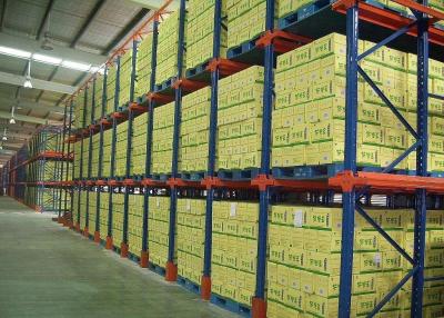 China Movimentação do armazenamento de maioria 2000KG Q345 na movimentação com o racking da pálete à venda