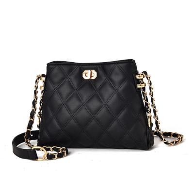 China Fashion Design White Women Handbags Argyle New Korean Black Messenger Chain Bag for sale