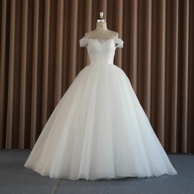 China Breathable AL16110 Big Ruffle Ball Gown Lace Appliqued Long Tail Beaded Sweetheart White Princess Court Train Wedding Dress for sale