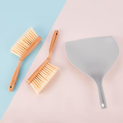 China Soft Hair Bamboo Handle Brush Cleaning Dust Cleaning Wood Brush for sale