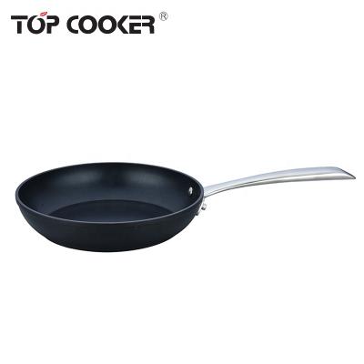 China Sustainable forged aluminum non-stick frying pan with stainless steel handle for sale