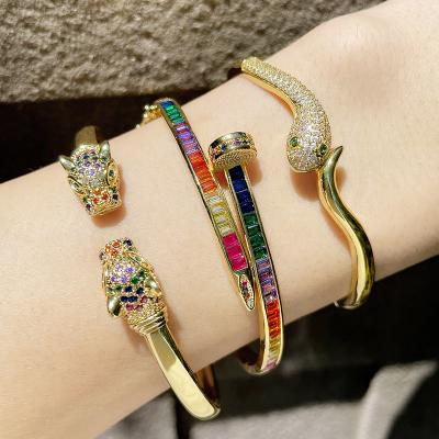 China Wholesale Trendy Hiphop Elu Jewelry RTS Insert Brass Micro Zirconia Iced Out Gold Open Adjustable Leopard Snake Head Stud Bracelet for sale