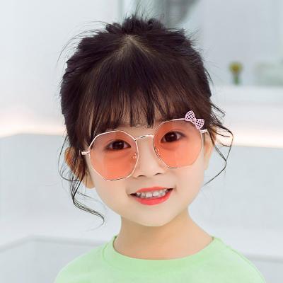 China Popular Fashion Sunglasses Design Polygon Metal Frame Girls Sun Glasses Wholesale Super Cute Baby Bow Sunglasses Kids Eyewear for sale