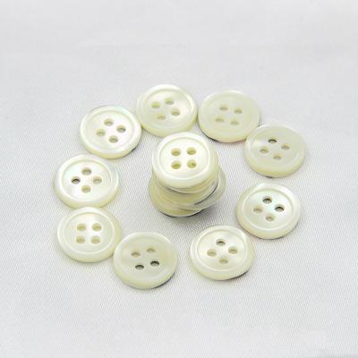 China Dry Clean Gray White Customized Trocas Shell 4 Hole Button for sale