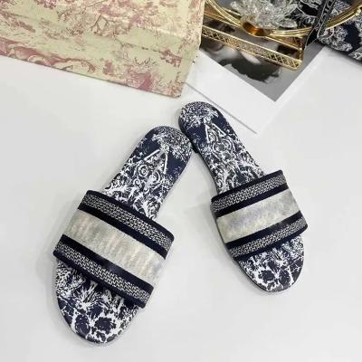 China Fashion Trend High Quality Designer Shoes Women Famous Brands Luxury Slippers Women New Design Sandals Shoes Luxury Sandals Slippers For Women for sale