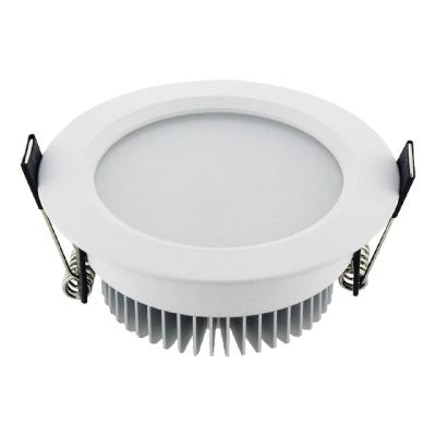 China 5W 7W 9W Modern Spot Down Light Indoor Round IP44 Easy Installation Recessed Ceiling LED Downlight for sale