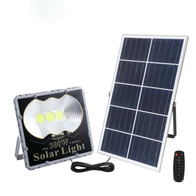 China High Power Garden 30W 60W 100W 200W 300W IP66 Waterproof Outdoor Waterproof Solar Flood Light for sale