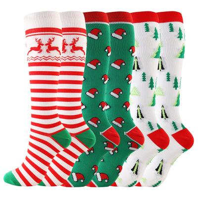 China 15-20 mmHg Wholesale Breathable Graduated Flying Christmas Bump Away Sport Compression Socks for sale