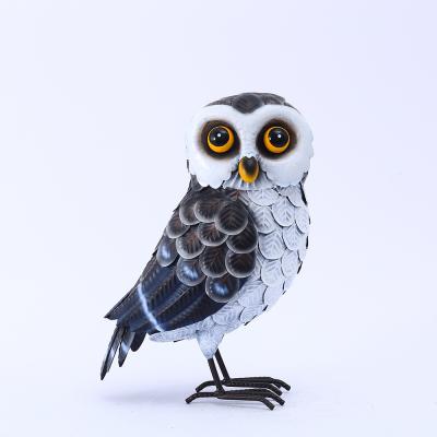 China Lebensechtes Metallyard verziert kundengebundenes Metall Owl Yard Art Creative zu verkaufen