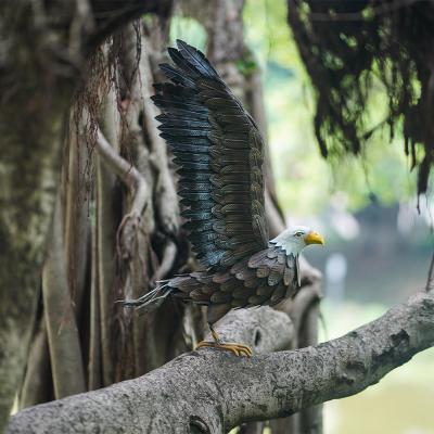 China Small Metal Eagle Garden Ornament Statue Lightweight And Vivid for sale