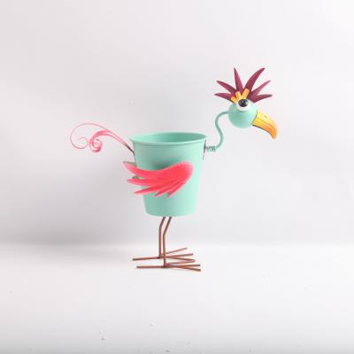 中国 Low Maintenance and Weatherproof Metal animal flower pot stand Garden Sculptures for Outdoor Elegance 販売のため