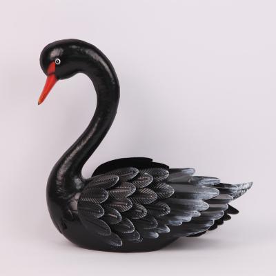 China Figuras de jardim de cisne de metal cisne branco cisne preto à venda