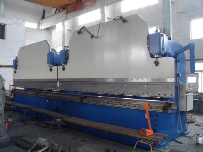 China Twee CNC Cnc Hydraulische Persrem 320 Ton 7 M voor het Buigen van 14 Meters Werkstuk Te koop