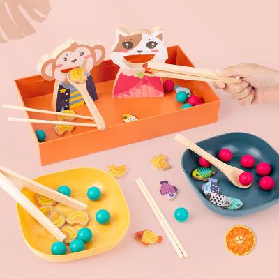 China Educational Kids Feeding Game Monkey and Cat Feeding Food Toys Beads and Game Clip Early Education Wooden Toys for Toddler for sale