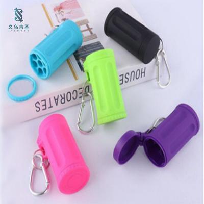 China High quality and durable plastic color durable mini ashtray, portable ashtray with carabiner for sale