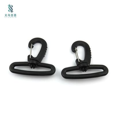 China Goods The manufacturer sells high quality rectangular rotating hard plastic snap hooks and black rotating keychains for sale