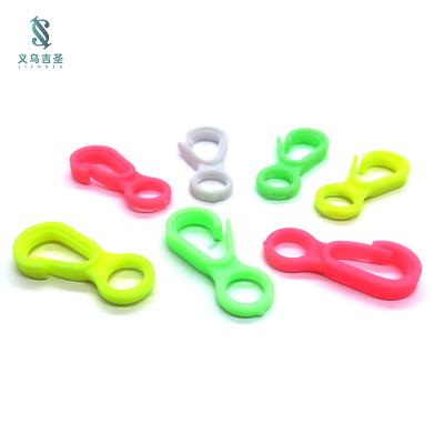 China High Quality Elasticity Colorful Plastic Hooks And Plastic Lobster Clasps For Backpack Hanging Clasps for sale