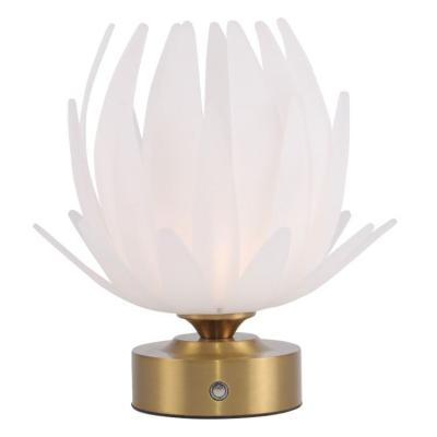 China Portable Creative 2022 Modern Home Led Desk Lamp Copper Natural Lotus Shape Night Light Decorative Table Lamp for sale