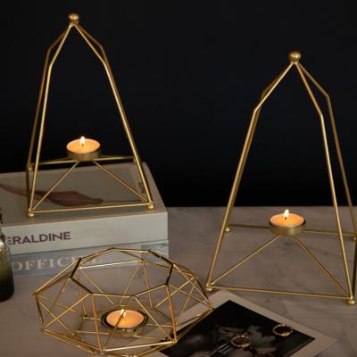 China Home Decoration Bulk Gold Metal Home Decor Customized Candle Holders Home Decoration Candlestick for sale