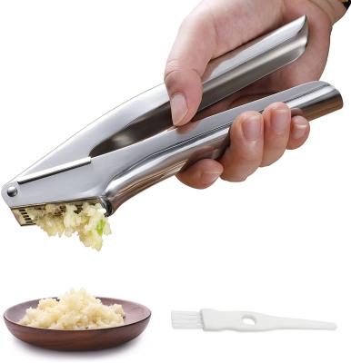 China High Quality Viable Garlic Press Kitchen Accessories Stainless Steel Garlic Press Metal Garlic Crusher With Ergonomic Handle for sale