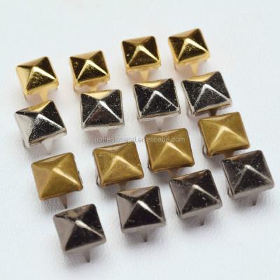 China Garment Bags Colorfull Pyramid Studs Metal Claw Beads for sale