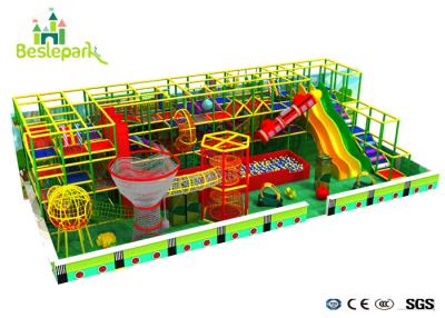 China Parque temático interior de madera de la zona del juego de niños con la diapositiva grande del mundo neto en venta