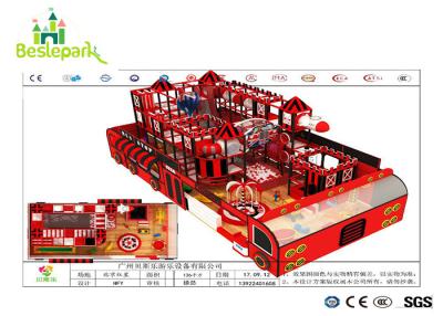 China Los niños juegan el patio suave interior rojo/el color del negro con los juegos de baloncesto eléctricos en venta