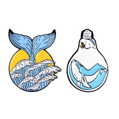 China Europe Factory Wholesale Price Wave Whale Brooch Collar Backpack Decorate Whale Creative Brooch Light Bulb Soft Enamel Lapel Pin for sale