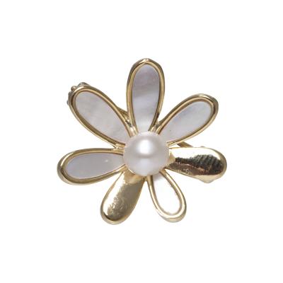 China Custom High Quality China Brooch Flower Pearl Brooch 14k Gold Plated Copper/Freshwater Pearl New For Sale for sale