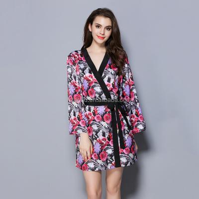 China Breathable Satin Floral Kimono Women's Short Bridesmaid Robe for sale