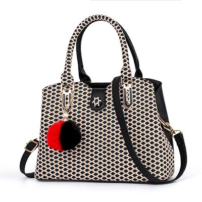 China One of high quality European handbag new simple and American shoulder women's bag straddle bag for sale