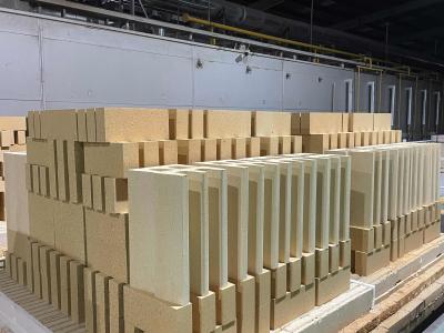 China Al2O3 55-70% Alumina Fire Brick Custom Shape High Alumina Bricks for sale