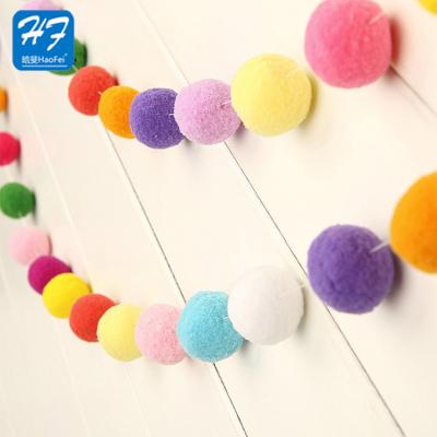 China Bright Christamas Decoration and Rich Color Party Decoration Felt Nepal Ball Felt Fabric Felt Ball Garland for sale