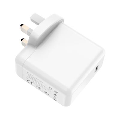 China New Product Eu/us/uk Mobile Phone Wall Charger Adapter 30w palladium Type C Mobile Phone Wall Charger for sale