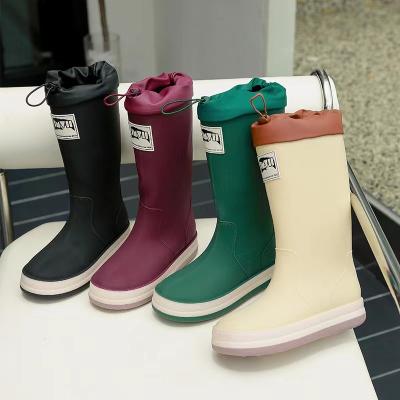 China Fashion Trend New rain shoes women spring and autumn tube waterproof non-slip rubber soft rain boots thick sole fashion water shoes for sale