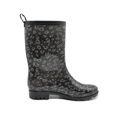 China Quick-drying Custom Wholesale Ladies PVC Outdoor Comfortable Rain Boots for sale