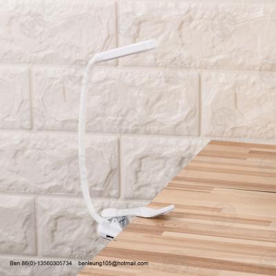 China New Design USB Rechargeable Living Room Plastic Bendable Neck Charging LED Clip Reading Light for sale