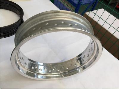 China Borde 5.0X17 del rayo de la aleación de aluminio de Supermoto en venta