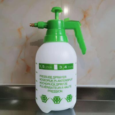 China High Quality Portable Garden Spray Manual Handle For Garden Flowers Watering Air Pressure Sprayer 1.5L for sale