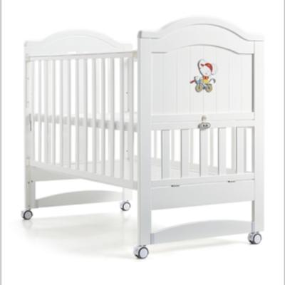 China NEW DESIGN KUB 2020 Solid Wood Multifunctional Storage Crib Baby Crib Hutch Large for sale