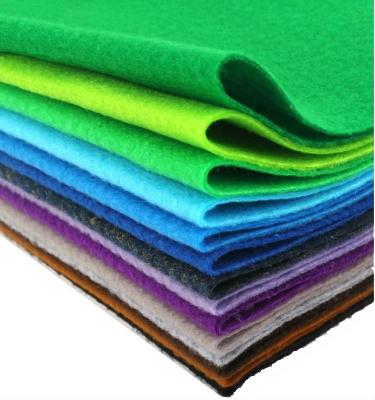 China 1mm-5mm Thick Colorful Sustainable 100% Polyester Needle Punched Nonwoven Fabric for sale