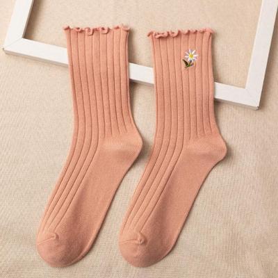 China XINQI OEM/ODM QUICK DRY Custom Socks Embroidered Spring Summer Korean Small Daisy Thin Cotton Scrunchie Socks for sale