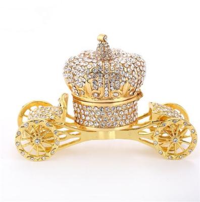 China Europe Crystal Rhinestone Gold Crown Car Shaped Fashion Metal Crown Carriage Jewelry for sale