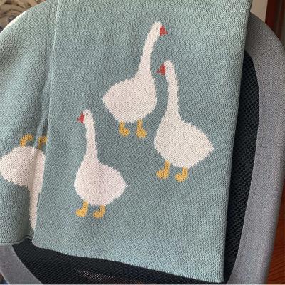 China High Quality Knitting 100%Cotton Cartoon Duck Pattern Swaddle Blanket Baby Boy Girl Viable Baby Blanket for sale