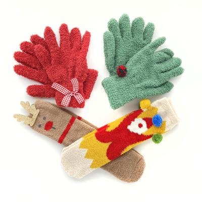 China Christmas Fashion Christmas Beanies Gloves Set Man Woman Man Size Free Reindeer Santa for sale