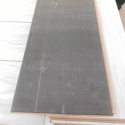 China Traditional Wholesale High Quality Floating Floor HDF Wood Laminated Piso Plastic Laminate Flooring for sale