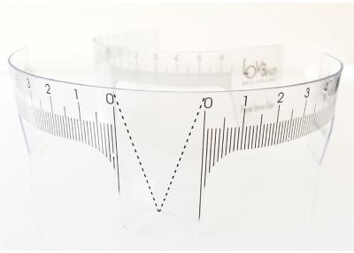 Cina Gli strumenti di modellatura di plastica del sopracciglio rendono paricolare il righello permanente del sopracciglio di trucco con la chiara linea in vendita