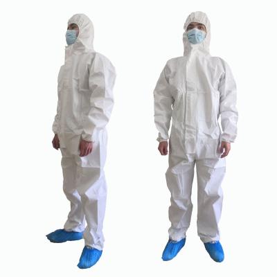 China Traje disponible de Hazmat de las batas quirúrgicas disponibles microporosas EN14126 con la capilla en venta