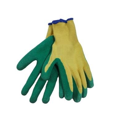 China Anti-Cut Latex Coated Glove Wrinkled Glove 10 Gauge Construction Garden Glove for sale